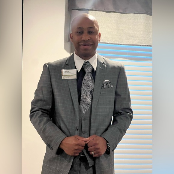 Meet your Posher, Gabe - Picture 5 of 16